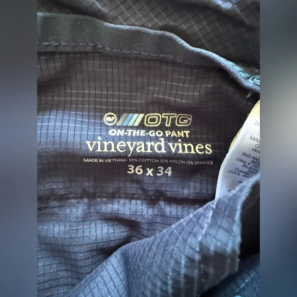 Vineyard Vines Performance On-The-Go Pants Khaki Slacks Business Size 36 x 34